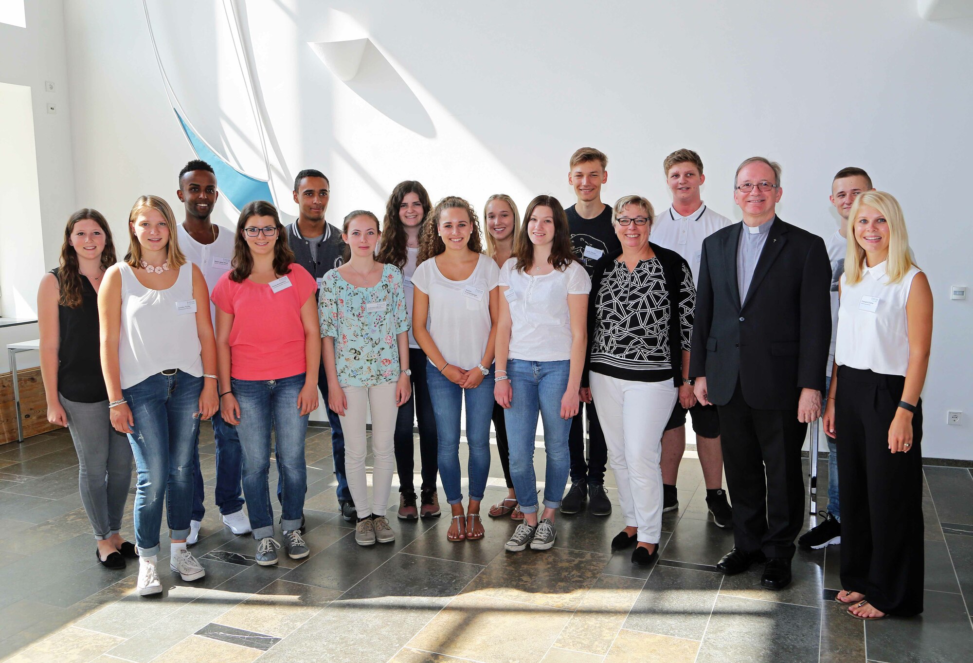 Generalvikar Keßler begrüßt die neuen Auszubildenden